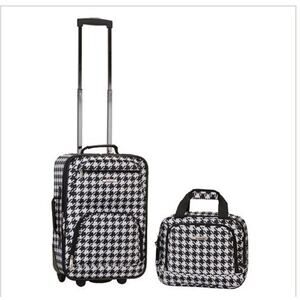 Rockland 2pc luggage set.